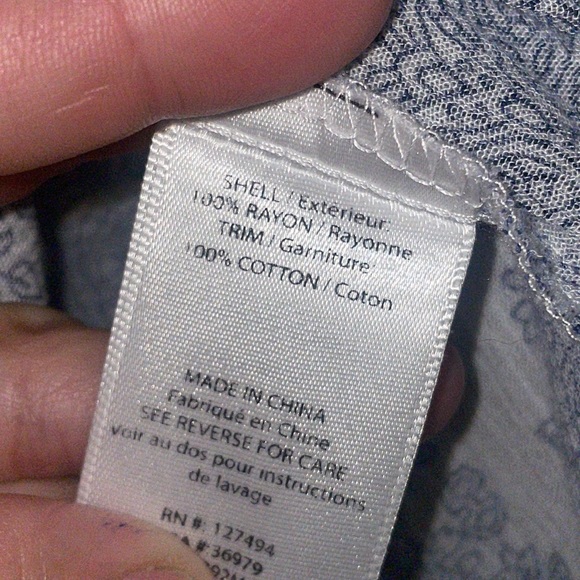 •HEARTLOOM•WHITE/BLUE FLORAL CROCHET LACE UP GAUZE MATERIAL BLOUSE SIZE SMALL - Picture 6 of 8